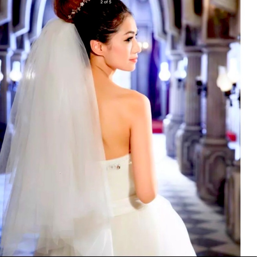 New 2 2T white & ivory veil with comb